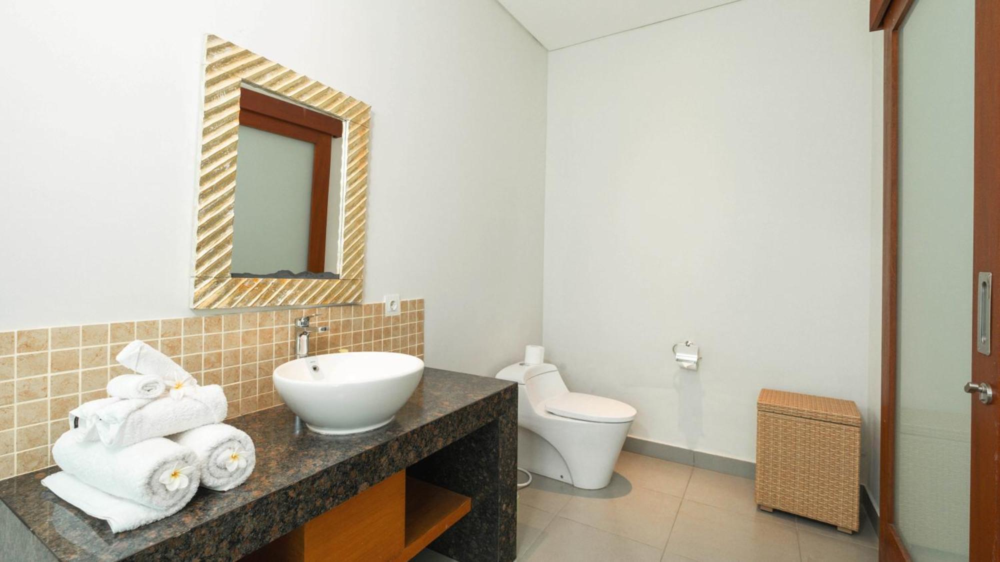 Villa Yenian By Villa Finder Canggu Екстериор снимка