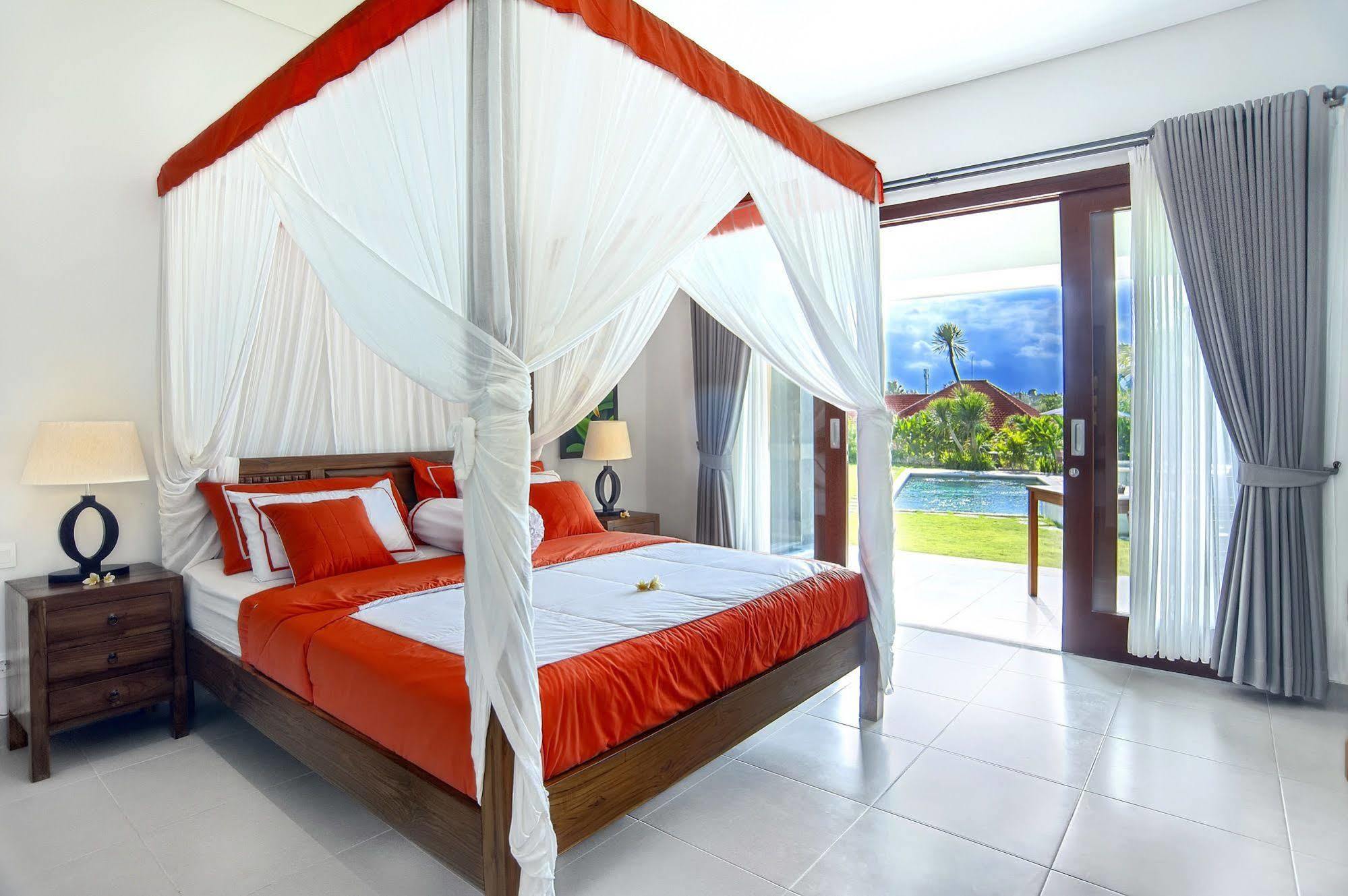 Villa Yenian By Villa Finder Canggu Екстериор снимка