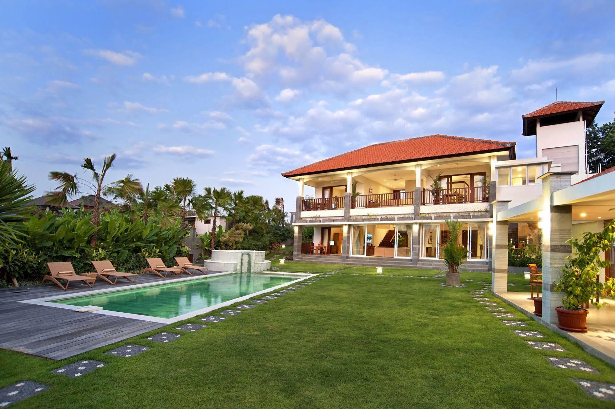 Villa Yenian By Villa Finder Canggu Екстериор снимка